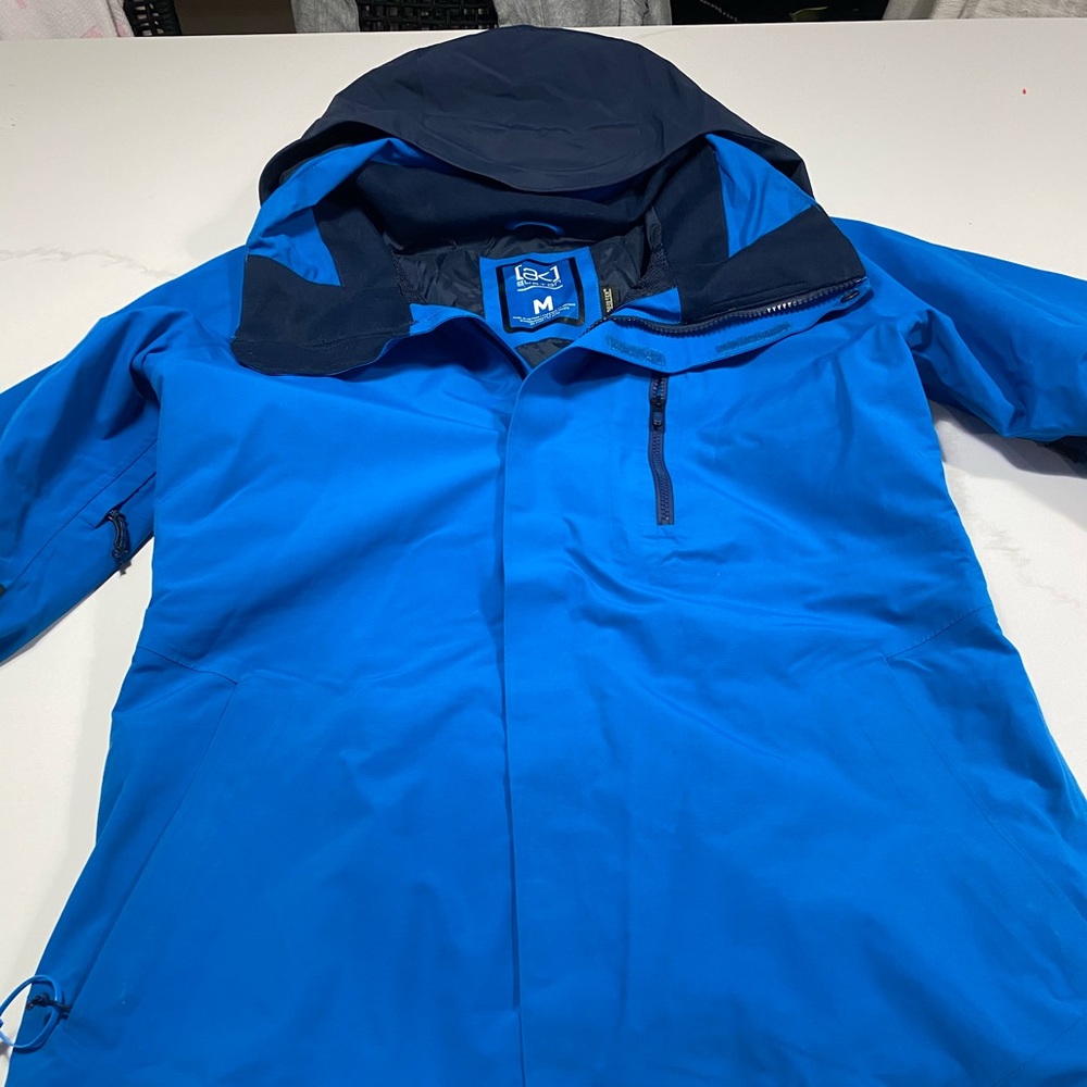 Women’s Burton Gortex jacket Size M- Like New